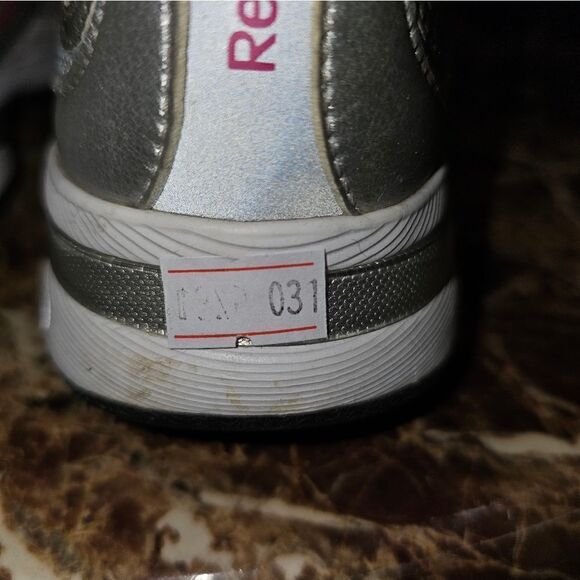 Reebok women's easytone toning walking shoe size 7. 031 - Picture 5 of 10
